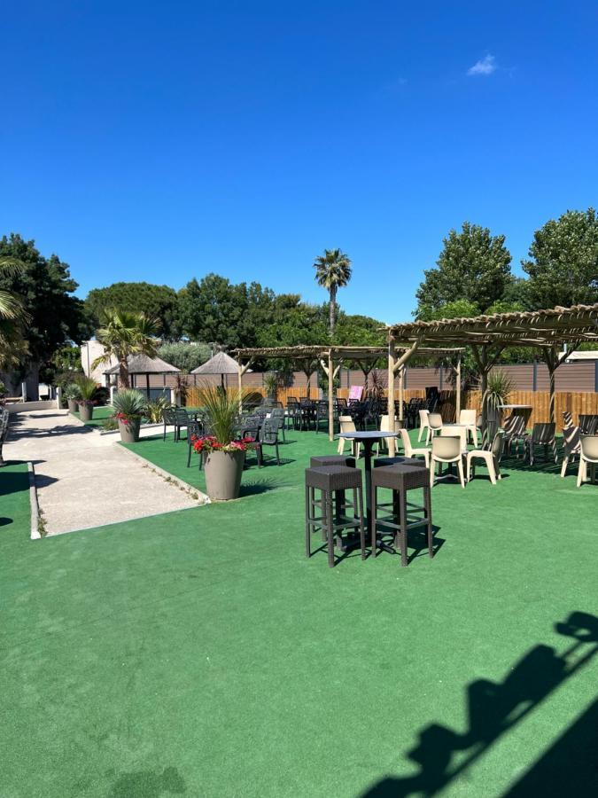 Mobilhome Vias Plage Dans Camping Exterior foto