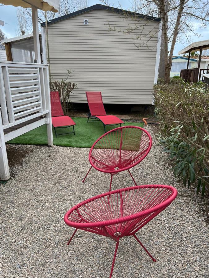 Mobilhome Vias Plage Dans Camping Exterior foto