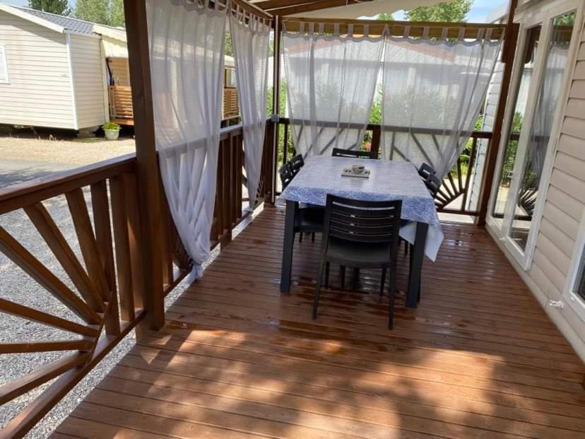 Mobilhome Vias Plage Dans Camping Exterior foto