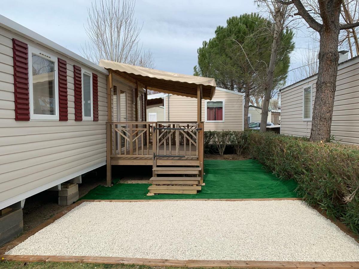Mobilhome Vias Plage Dans Camping Exterior foto