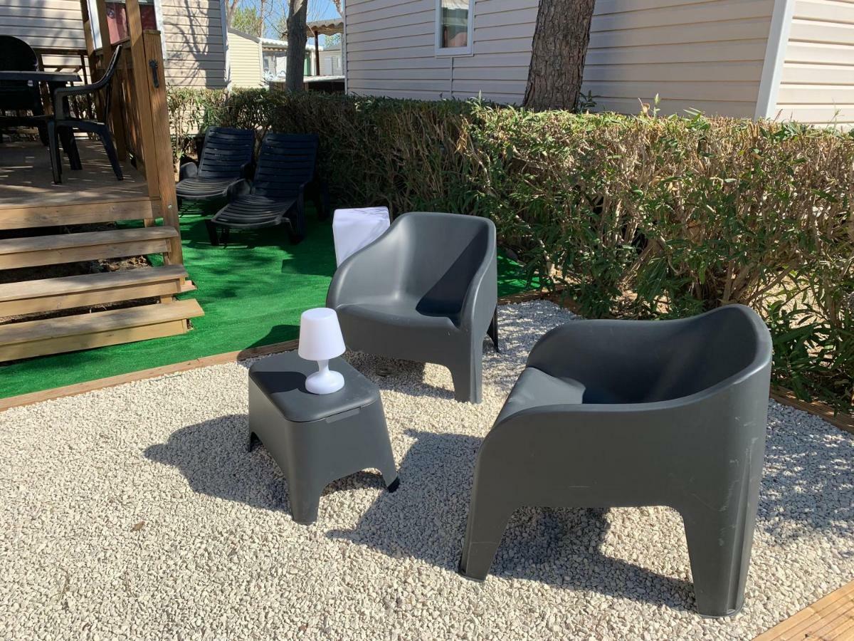Mobilhome Vias Plage Dans Camping Exterior foto